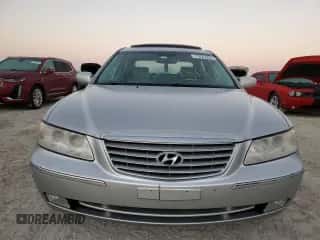 2006 Hyundai Azera SE z VIN KMHFC46F56A083928, wystawiony jako Copart lot #77825994 z przebiegiem 88 461 mil mil oraz Czysty tytuł • Clean title. Historia ofert i sprzedaży dostępna na DreamBid. Obrazek 5.