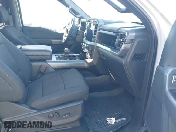 ✅ 2025 Ford F-150 XLT • VIN: 1FTFW3LD0SFB73462 • Lot: 43728840. Listed on IAAI with 2,203 mi. Free auction sales archive from the USA and detailed vehicle history report at DreamBid. Image 5.