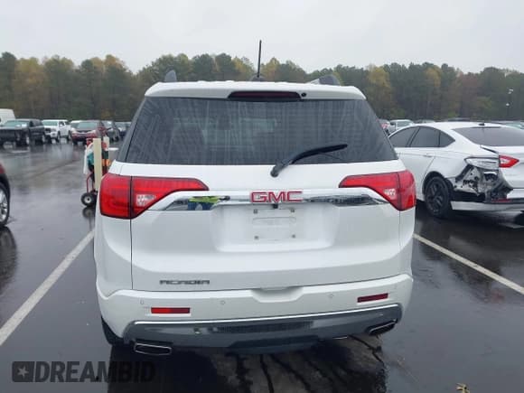 ✅ 2019 GMC Acadia Denali • VIN: 1GKKNPLS0KZ293773 • Lot: 43542985. Listed on IAAI with 117,447 mi. Free auction sales archive from the USA and detailed vehicle history report at DreamBid. Image 17.