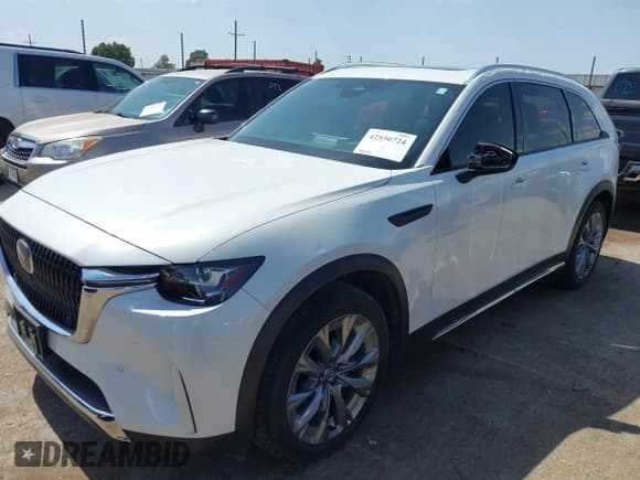 ✅ 2024 Mazda CX-90 Premium Plus • VIN: JM3KKEHD8R1101776 • Lot: 42530724. Wystawiony na IAAI z przebiegiem 18 543 mil. Bezpłatny archiwum sprzedaży aukcyjnych z USA i szczegółowy raport historii pojazdu na DreamBid. Zdjęcie 17.