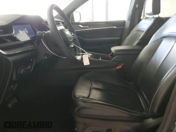 ✅ 2022 Jeep Grand Cherokee Overland • VIN: 1C4RJYD63N8764662 • Lot: 48997535. Listed on Copart with 21,412 mi. Free auction sales archive from the USA and detailed vehicle history report at DreamBid. Image 7.