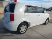 ✅ 2010 Scion xB • VIN: JTLZE4FEXA1106488 • Lot: 43620866. Wystawiony na IAAI z przebiegiem 149 548 mil. Bezpłatny archiwum sprzedaży aukcyjnych z USA i szczegółowy raport historii pojazdu na DreamBid. Zdjęcie 4.