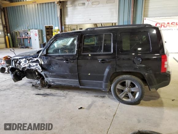 ✅ 2015 Jeep Patriot Latitude • VIN: 1C4NJRFB5FD426252 • Lot: 54958515. Listed on Copart with 80,250 mi. Free auction sales archive from the USA and detailed vehicle history report at DreamBid. Image 2.