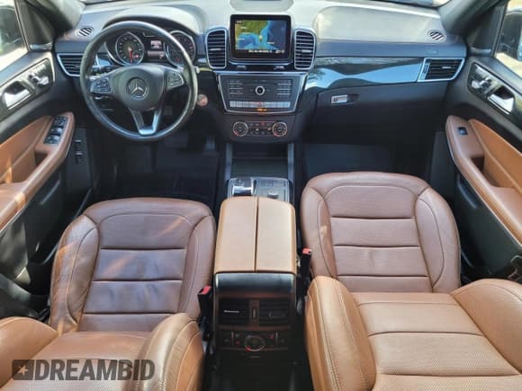 ✅ 2017 Mercedes-Benz GLS 550 • VIN: 4JGDF7DE5HA94125X • Лот: 93504255. Опубликован ранее на Copart с пробегом 156 400 миль. Бесплатный доступ к архиву аукционных продаж из США и подробный отчёт об истории автомобиля на DreamBid. Изображение 9.