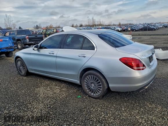 ✅ 2015 Mercedes-Benz C 300 Luxury • VIN: 55SWF4KB2FU016207 • Lot: 93934595. Listed on Copart with 167,632 mi. Free auction sales archive from the USA and detailed vehicle history report at DreamBid. Image 2.
