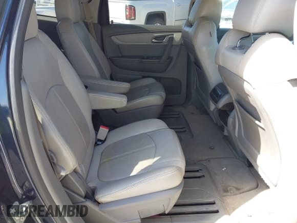 ✅ 2015 Chevrolet Traverse LT • VIN: 1GNKVHKD1FJ378329 • Lot: 43296873. Wystawiony na IAAI z przebiegiem 192 273 mil. Bezpłatny archiwum sprzedaży aukcyjnych z USA i szczegółowy raport historii pojazdu na DreamBid. Zdjęcie 8.