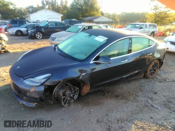 ✅ 2019 Tesla Model 3 Long Range • VIN: 5YJ3E1EB3KF452298 • Lot: 43433965. Wystawiony na IAAI z przebiegiem 134 825 mil. Bezpłatny archiwum sprzedaży aukcyjnych z USA i szczegółowy raport historii pojazdu na DreamBid. Zdjęcie 2.