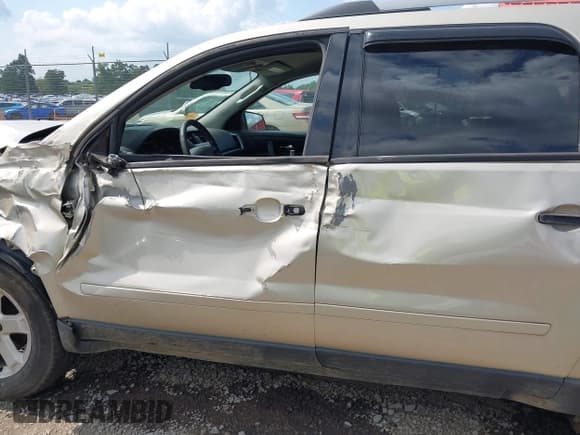 ✅ 2015 GMC Acadia SLE • VIN: 1GKKVPKD1FJ148863 • Lot: 43036747. Wystawiony na IAAI z przebiegiem 141 791 mil. Bezpłatny archiwum sprzedaży aukcyjnych z USA i szczegółowy raport historii pojazdu na DreamBid. Zdjęcie 21.