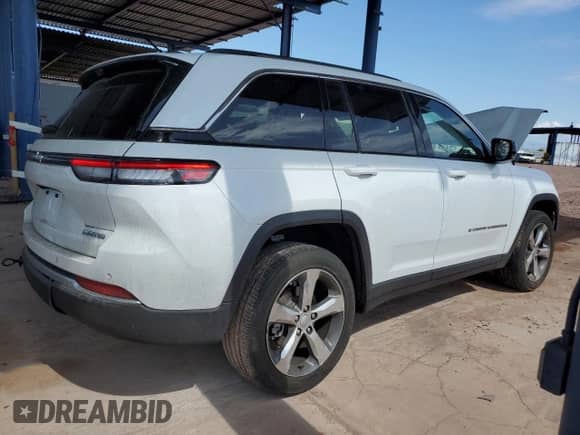 2022 Jeep Grand Cherokee Limited with VIN 1C4RJGBG7N8634129, listed as a Copart auction lot 63610995 with 36,550 mi miles and Salvage title. Bid and sale history available at DreamBid. Image 3.