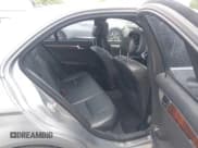 ✅ 2013 Mercedes-Benz C 300 Sport • VIN: WDDGF8AB8DG083241 • Lot: 42333079. Wystawiony na IAAI z przebiegiem 109 419 mil. Bezpłatny archiwum sprzedaży aukcyjnych z USA i szczegółowy raport historii pojazdu na DreamBid. Zdjęcie 8.