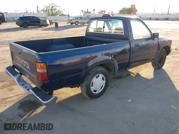 ✅ 1994 Toyota Pickup • VIN: 4TARN81A1RZ250625 • Lot: 43835630. Listed on IAAI with 126,075 mi. Free auction sales archive from the USA and detailed vehicle history report at DreamBid. Image 4.