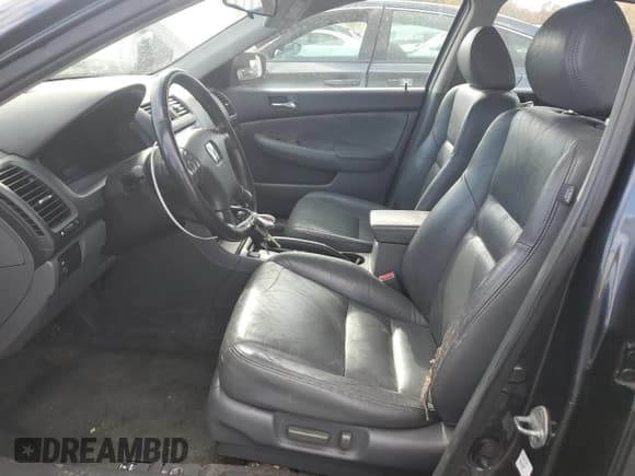 ✅ 2004 Honda Accord EX • VIN: 1HGCM56874A005886 • Lot: 90808435. Listed on Copart with 174,793 mi. Free auction sales archive from the USA and detailed vehicle history report at DreamBid. Image 7.