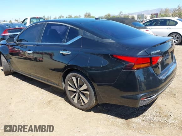 ✅ 2021 Nissan Altima SV • VIN: 1N4BL4DV6MN339390 • Lot: 43137636. Wystawiony na IAAI z przebiegiem 70 066 mil. Bezpłatny archiwum sprzedaży aukcyjnych z USA i szczegółowy raport historii pojazdu na DreamBid. Zdjęcie 3.