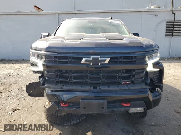 ✅ 2022 Chevrolet Silverado 1500 LT Trail Boss • VIN: 3GCUDFEDXNG567226 • Lot: 84736725. Wystawiony na Copart z przebiegiem 42 540 mil. Bezpłatny archiwum sprzedaży aukcyjnych z USA i szczegółowy raport historii pojazdu na DreamBid. Zdjęcie 5.