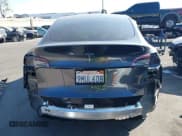 ✅ 2024 Tesla Model Y • VIN: 7SAYGDED0RF102126 • Lot: 43623474. Wystawiony na IAAI z przebiegiem 21 471 mil. Bezpłatny archiwum sprzedaży aukcyjnych z USA i szczegółowy raport historii pojazdu na DreamBid. Zdjęcie 17.