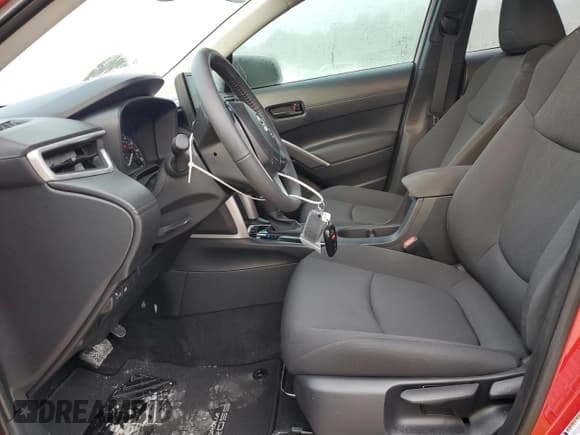 ✅ 2024 Toyota Corolla Cross LE • VIN: 7MUCAAAG7RV096401 • Lot: 85281025. Wystawiony na Copart z przebiegiem 6 640 mil. Bezpłatny archiwum sprzedaży aukcyjnych z USA i szczegółowy raport historii pojazdu na DreamBid. Zdjęcie 7.