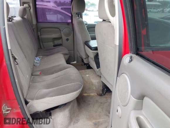 ✅ 2004 Dodge 2500 ST • VIN: 3D7KA28D14G205455 • Lot: 42435374. Wystawiony na IAAI z przebiegiem 220 115 mil. Bezpłatny archiwum sprzedaży aukcyjnych z USA i szczegółowy raport historii pojazdu na DreamBid. Zdjęcie 8.