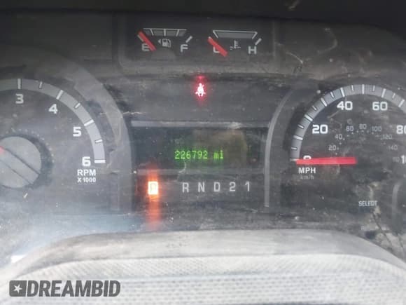 ✅ 2013 Ford Econoline Passenger XL • VIN: 1FBSS3BL4DDA64847 • Lot: 41668195. Wystawiony na IAAI z przebiegiem 226 792 mil. Bezpłatny archiwum sprzedaży aukcyjnych z USA i szczegółowy raport historii pojazdu na DreamBid. Zdjęcie 7.