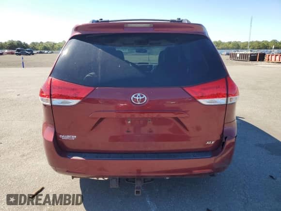 2011 Toyota Sienna XLE AAS с VIN 5TDYK3DC0BS157577, выставлен на аукционе Copart как лот 83822065 с пробегом 248 370 миль миль и Списание • Salvage title. История ставок и продаж доступна на DreamBid. Изображение 6.