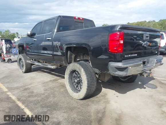 ✅ 2015 Chevrolet Silverado 2500HD LTZ • VIN: 1GC1KWE84FF609940 • Lot: 43407719. Listed on IAAI with 165,422 mi. Free auction sales archive from the USA and detailed vehicle history report at DreamBid. Image 3.