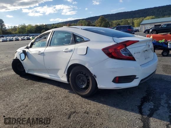 ✅ 2018 Honda Civic LX • VIN: 2HGFC2F5XJH530068 • Лот: 82078605. Опубликован ранее на Copart с пробегом 123 658 миль. Бесплатный доступ к архиву аукционных продаж из США и подробный отчёт об истории автомобиля на DreamBid. Изображение 2.