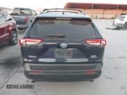 ✅ 2021 Toyota RAV4 Hybrid XLE • VIN: 4T3R6RFVXMU015233 • Lot: 43462505. Wystawiony na IAAI z przebiegiem 91 063 mil. Bezpłatny archiwum sprzedaży aukcyjnych z USA i szczegółowy raport historii pojazdu na DreamBid. Zdjęcie 16.