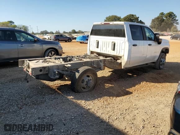 ✅ 2020 Chevrolet Silverado 3500 • VIN: 1GB4YSE74LF228472 • Lot: 77449544. Listed on Copart with 45,810 mi. Free auction sales archive from the USA and detailed vehicle history report at DreamBid. Image 3.