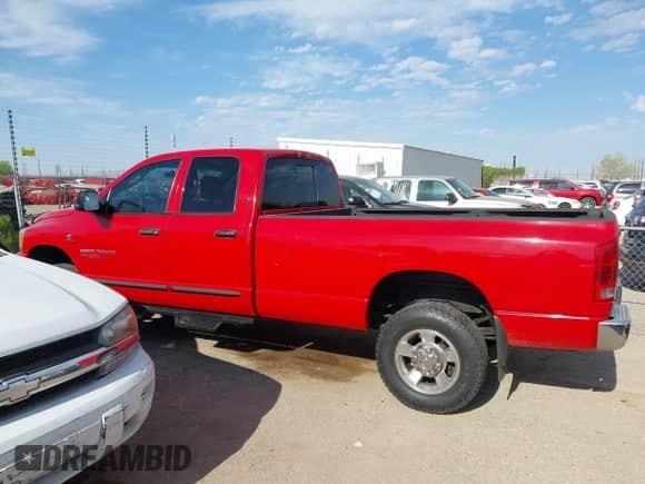 2006 Dodge 3500 SLT z VIN 3D7LX38C46G119611, wystawiony jako IAAI lot #42934402 z przebiegiem 369 688 mil mil oraz . Historia ofert i sprzedaży dostępna na DreamBid. Obrazek 14.