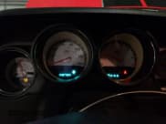 ✅ 2010 Dodge Challenger SE • VIN: 2B3CJ4DV4AH170304 • Lot: 82936933. Wystawiony na Copart z przebiegiem 142 734 mil. Bezpłatny archiwum sprzedaży aukcyjnych z USA i szczegółowy raport historii pojazdu na DreamBid. Zdjęcie 9.