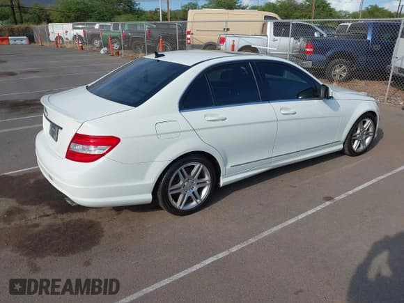 ✅ 2008 Mercedes-Benz C 350 Sport • VIN: WDDGF56X68R019132 • Lot: 43359392. Listed on IAAI with 124,048 mi. Free auction sales archive from the USA and detailed vehicle history report at DreamBid. Image 4.