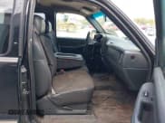 ✅ 2000 Chevrolet Silverado 1500 • VIN: 1GCEK19V8YE364816 • Lot: 43410219. Wystawiony na IAAI z przebiegiem 199 597 mil. Bezpłatny archiwum sprzedaży aukcyjnych z USA i szczegółowy raport historii pojazdu na DreamBid. Zdjęcie 5.