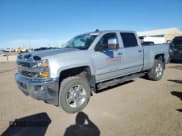 ✅ 2016 Chevrolet Silverado 2500HD LTZ • VIN: 1GC1KWE84GF238490 • Лот: 87207355. Опубликован ранее на Copart с пробегом 122 456 миль. Бесплатный доступ к архиву аукционных продаж из США и подробный отчёт об истории автомобиля на DreamBid. Изображение 1.
