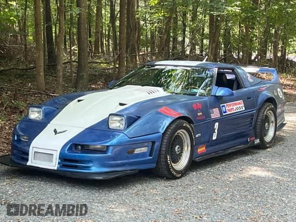 ✅ 1988 Chevrolet Corvette • VIN: 1G1YY2187J5109273 • Lot: 63516345. Listed on Copart with 83,464 mi. Free auction sales archive from the USA and detailed vehicle history report at DreamBid. Image 2.