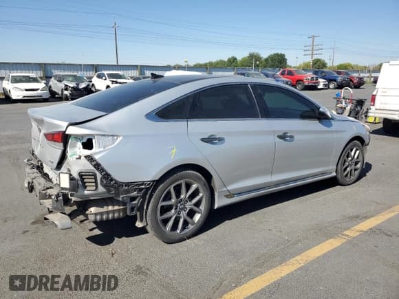 ✅ 2019 Hyundai Sonata Limited • VIN: 5NPE34AB8KH733598 • Лот: 69262995. Опубликован ранее на Copart с пробегом 30 619 миль. Бесплатный доступ к архиву аукционных продаж из США и подробный отчёт об истории автомобиля на DreamBid. Изображение 3.