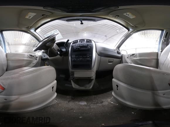 ✅ 2005 Chrysler Town & Country Touring • VIN: 2C4GP54L45R328496 • Lot: 43519240. Listed on IAAI with 170,882 mi. Free auction sales archive from the USA and detailed vehicle history report at DreamBid. Image 19.