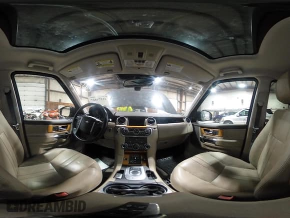 ✅ 2015 Land Rover LR4 HSE • VIN: SALAG2V68FA750668 • Lot: 41874827. Listed on IAAI with 125,285 mi. Free auction sales archive from the USA and detailed vehicle history report at DreamBid. Image 18.