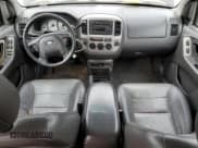 ✅ 2004 Ford Escape XLT • VIN: 1FMCU93164DA18796 • Lot: 52698785. Wystawiony na Copart z przebiegiem 208 287 mil. Bezpłatny archiwum sprzedaży aukcyjnych z USA i szczegółowy raport historii pojazdu na DreamBid. Zdjęcie 8.