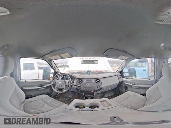 ✅ 2012 Ford F-250 XL • VIN: 1FTBF2B61CEC90101 • Lot: 93826115. Wystawiony na Copart z przebiegiem Nie podano. Bezpłatny archiwum sprzedaży aukcyjnych z USA i szczegółowy raport historii pojazdu na DreamBid. Zdjęcie 15.