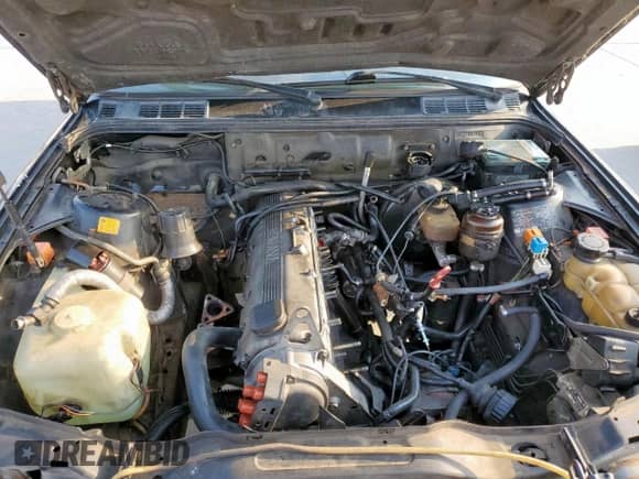 1991 BMW 3 Series z VIN WBABB2316MEC25177, wystawiony jako Copart lot #57317225 z przebiegiem 220 252 mil mil oraz Czysty tytuł • Clean title. Historia ofert i sprzedaży dostępna na DreamBid. Obrazek 11.