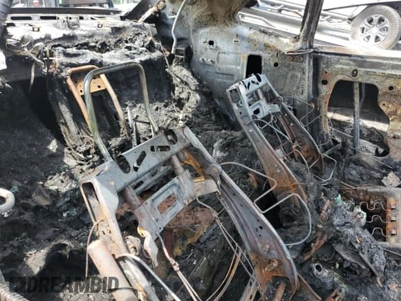 ✅ 2014 Dodge Challenger SRT-8 • VIN: 2C3CDYCJ7EH256017 • Lot: 65387625. Wystawiony na Copart z przebiegiem Nie podano. Bezpłatny archiwum sprzedaży aukcyjnych z USA i szczegółowy raport historii pojazdu na DreamBid. Zdjęcie 10.