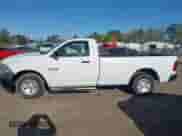 2016 Ram 1500 Tradesman z VIN 3C6JR6DG5GG239657, wystawiony jako IAAI lot #42068193 z przebiegiem 161 465 mil mil oraz . Historia ofert i sprzedaży dostępna na DreamBid. Obrazek 14.