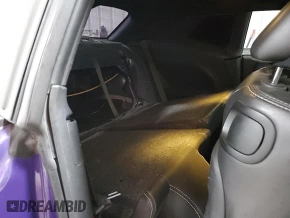 ✅ 2014 Dodge Challenger SRT-8 • VIN: 2C3CDYCJ3EH137543 • Lot: 44734455. Wystawiony na Copart z przebiegiem 88 317 mil. Bezpłatny archiwum sprzedaży aukcyjnych z USA i szczegółowy raport historii pojazdu na DreamBid. Zdjęcie 11.