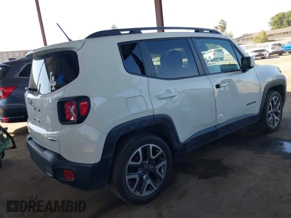 ✅ 2017 Jeep Renegade Latitude • VIN: ZACCJABB9HPG39918 • Lot: 43241769. Wystawiony na IAAI z przebiegiem 147 955 mil. Bezpłatny archiwum sprzedaży aukcyjnych z USA i szczegółowy raport historii pojazdu na DreamBid. Zdjęcie 4.
