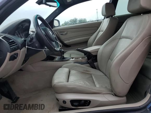 ✅ 2011 BMW 1 Series 135i • VIN: WBAUC9C57BVM11368 • Лот: 63736765. Опубликован ранее на Copart с пробегом 102 682 миль. Бесплатный доступ к архиву аукционных продаж из США и подробный отчёт об истории автомобиля на DreamBid. Изображение 7.