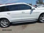 ✅ 2015 Mercedes-Benz GL 550 • VIN: 4JGDF7DE4FA479407 • Лот: 42261499. Опубликован ранее на IAAI с пробегом 93 462 миль. Бесплатный доступ к архиву аукционных продаж из США и подробный отчёт об истории автомобиля на DreamBid. Изображение 13.