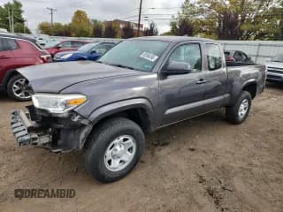 ✅ 2017 Toyota Tacoma SR • VIN: 5TFSX5EN0HX054200 • Lot: 82596295. Wystawiony na Copart z przebiegiem 90 301 mil. Bezpłatny archiwum sprzedaży aukcyjnych z USA i szczegółowy raport historii pojazdu na DreamBid. Zdjęcie 1.