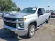2020 Chevrolet Silverado 2500HD LT z VIN 1GC1YNEY8LF233926, wystawiony jako IAAI lot #42716715 z przebiegiem 137 057 mil mil oraz . Historia ofert i sprzedaży dostępna na DreamBid. Obrazek 2.