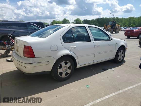 ✅ 2000 Volkswagen Jetta GLS • VIN: 3VWSA29M3YM174433 • Lot: 63374935. Listed on Copart with 302,689 mi. Free auction sales archive from the USA and detailed vehicle history report at DreamBid. Image 3.