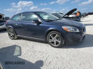 ✅ 2013 Volvo C30 T5 • VIN: YV1672MK9D2307541 • Lot: 74385534. Wystawiony na Copart z przebiegiem 32 577 mil. Bezpłatny archiwum sprzedaży aukcyjnych z USA i szczegółowy raport historii pojazdu na DreamBid. Zdjęcie 4.