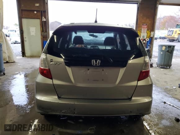 ✅ 2010 Honda Fit Sport • VIN: JHMGE8H48AS007305 • Lot: 91803375. Listed on Copart with Not provided. Free auction sales archive from the USA and detailed vehicle history report at DreamBid. Image 6.